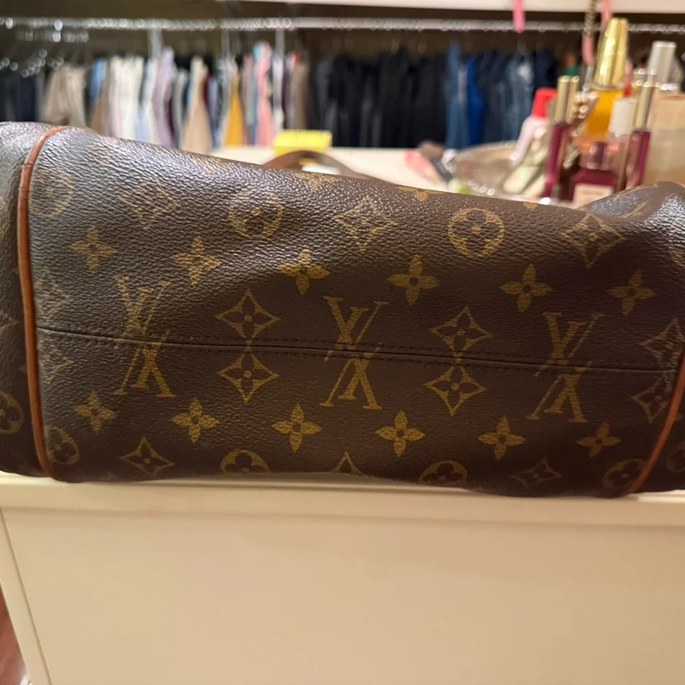 Louis Vuitton classic louis